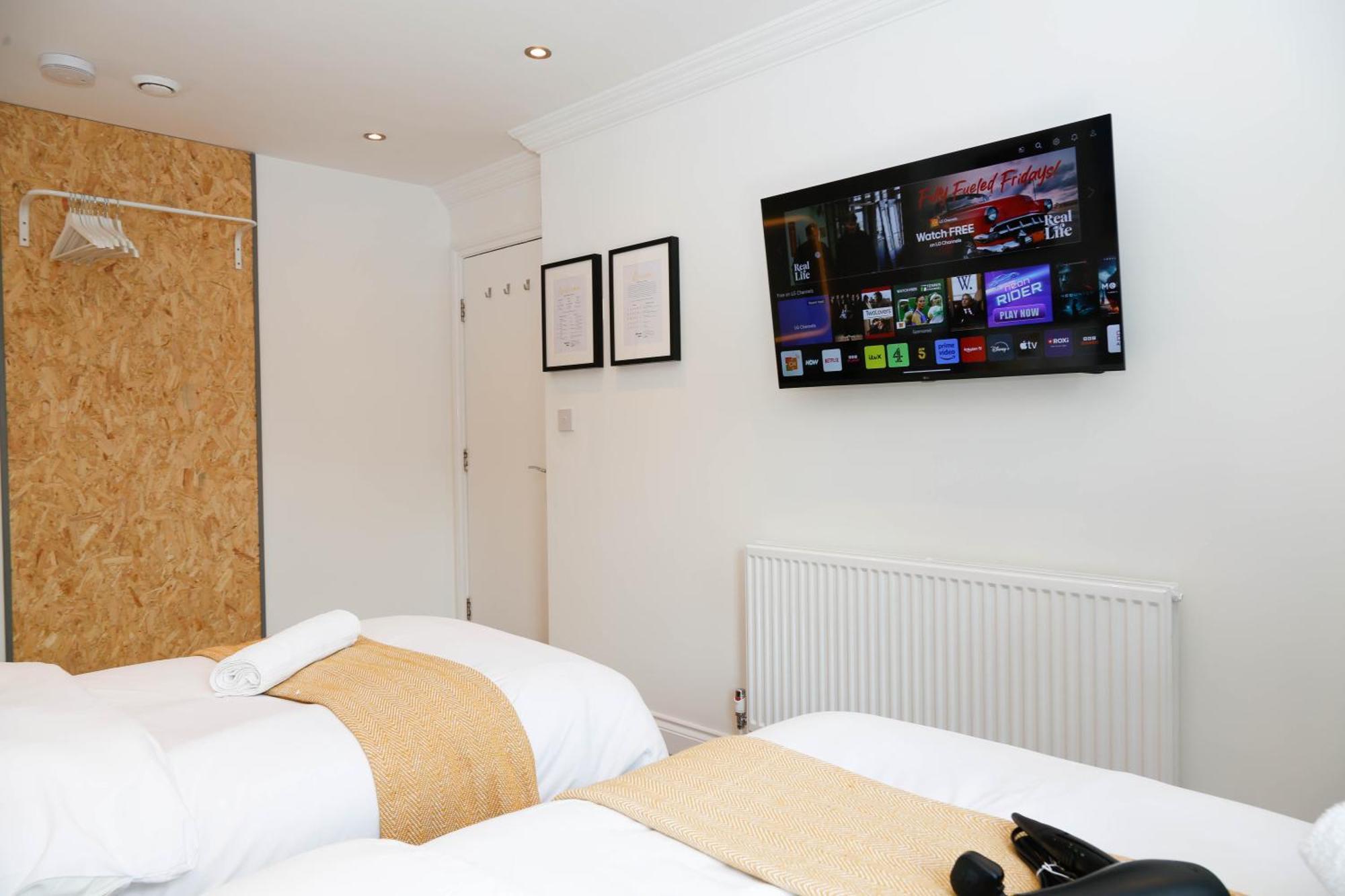 New Luxury Rooms In The Heart Of London Next To Shops, Cafes, Bars & Metro With Shared Bathrooms Ngoại thất bức ảnh