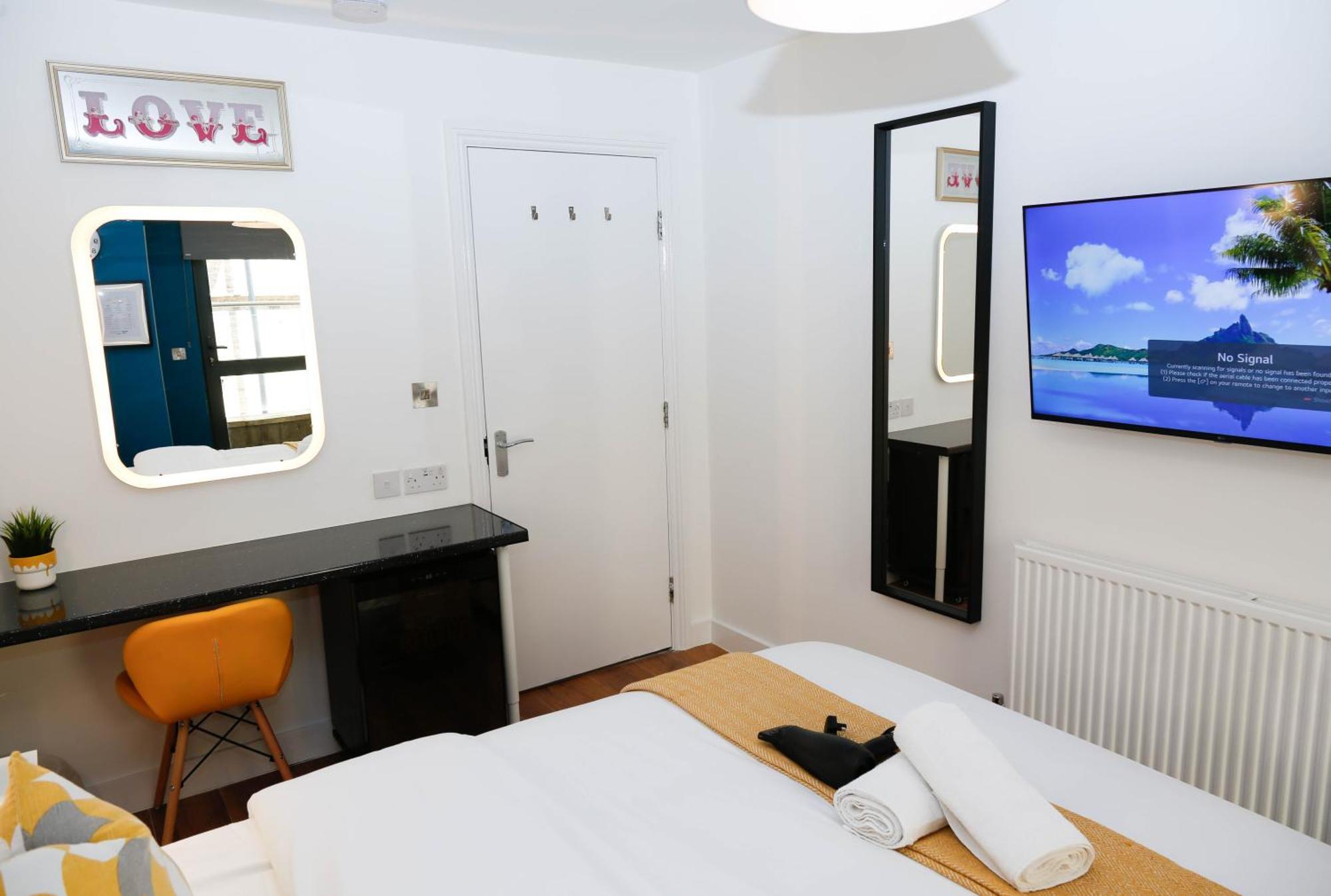 New Luxury Rooms In The Heart Of London Next To Shops, Cafes, Bars & Metro With Shared Bathrooms Ngoại thất bức ảnh