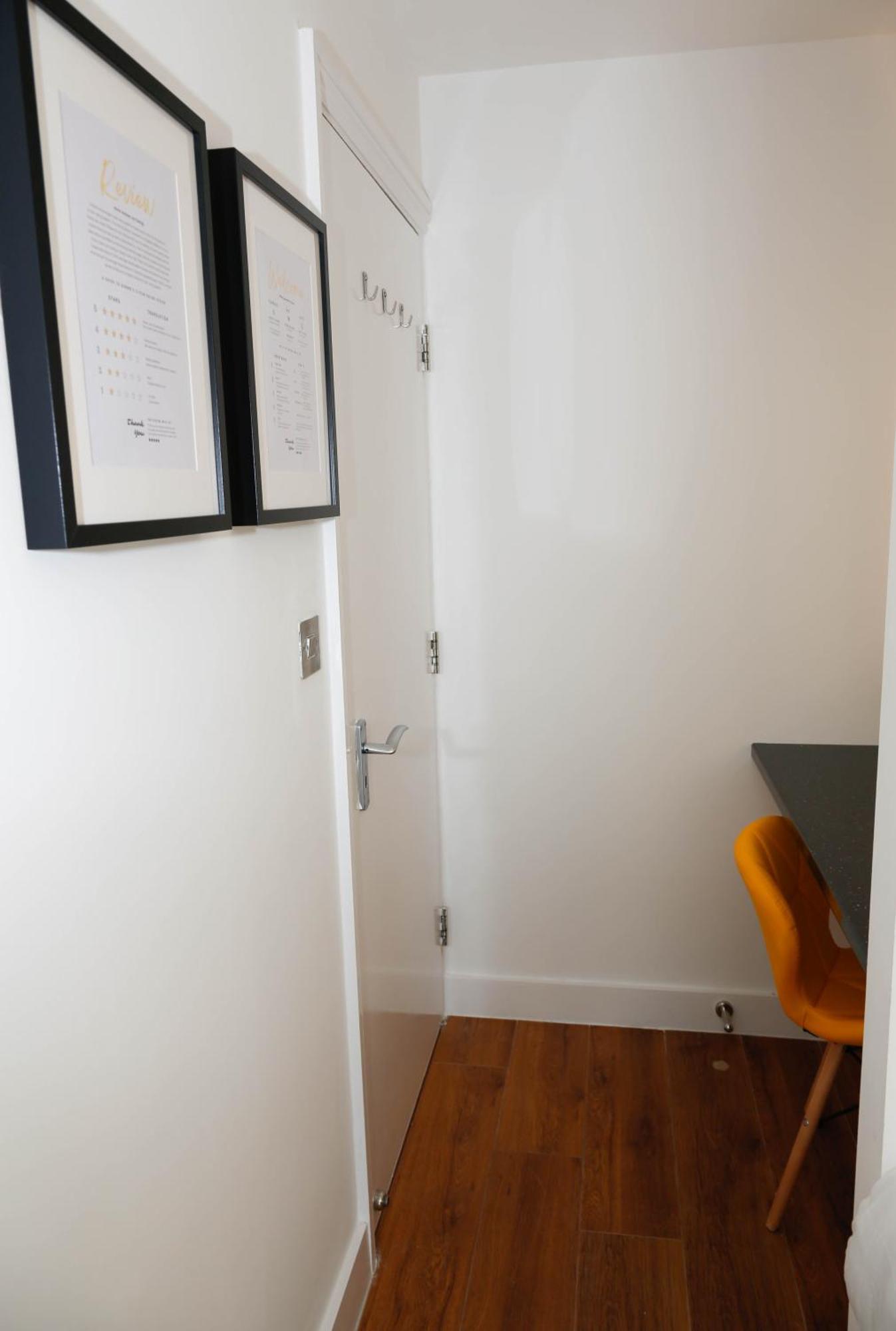 New Luxury Rooms In The Heart Of London Next To Shops, Cafes, Bars & Metro With Shared Bathrooms Ngoại thất bức ảnh